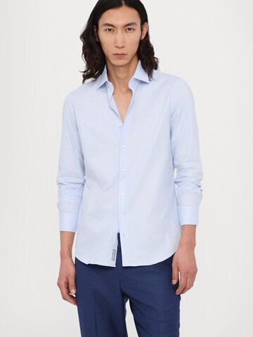 Michael Kors Slim Fit Hemd in Blau