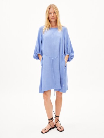 ARMEDANGELS Kleid ' ATESSAA LINO ' in Blau: Vorderseite