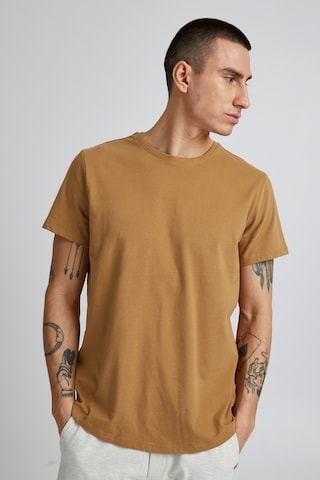 11 Project - Camiseta 'Jonte' en marrón: frente