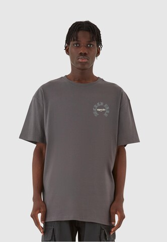 MJ Gonzales T-Shirt 'CROS x' in Grau: predná strana