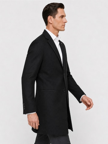 Cappotto invernale 'Herbstgold' di ALLTHEMEN in nero