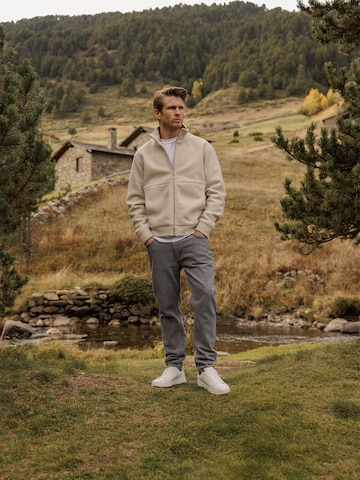 DAN FOX APPAREL Jopa na zadrgo 'Dominic' | bela barva