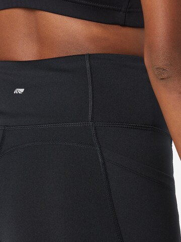 Skinny Pantaloni sportivi 'LEX' di Marika in nero