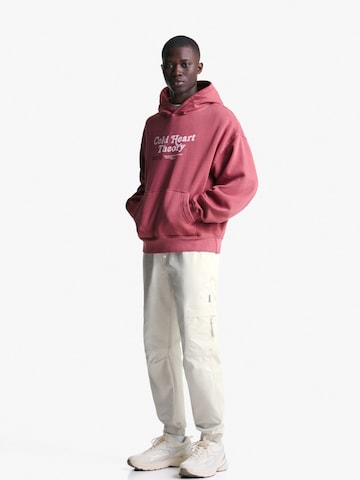 Effilé Pantalon cargo Bershka en beige : devant