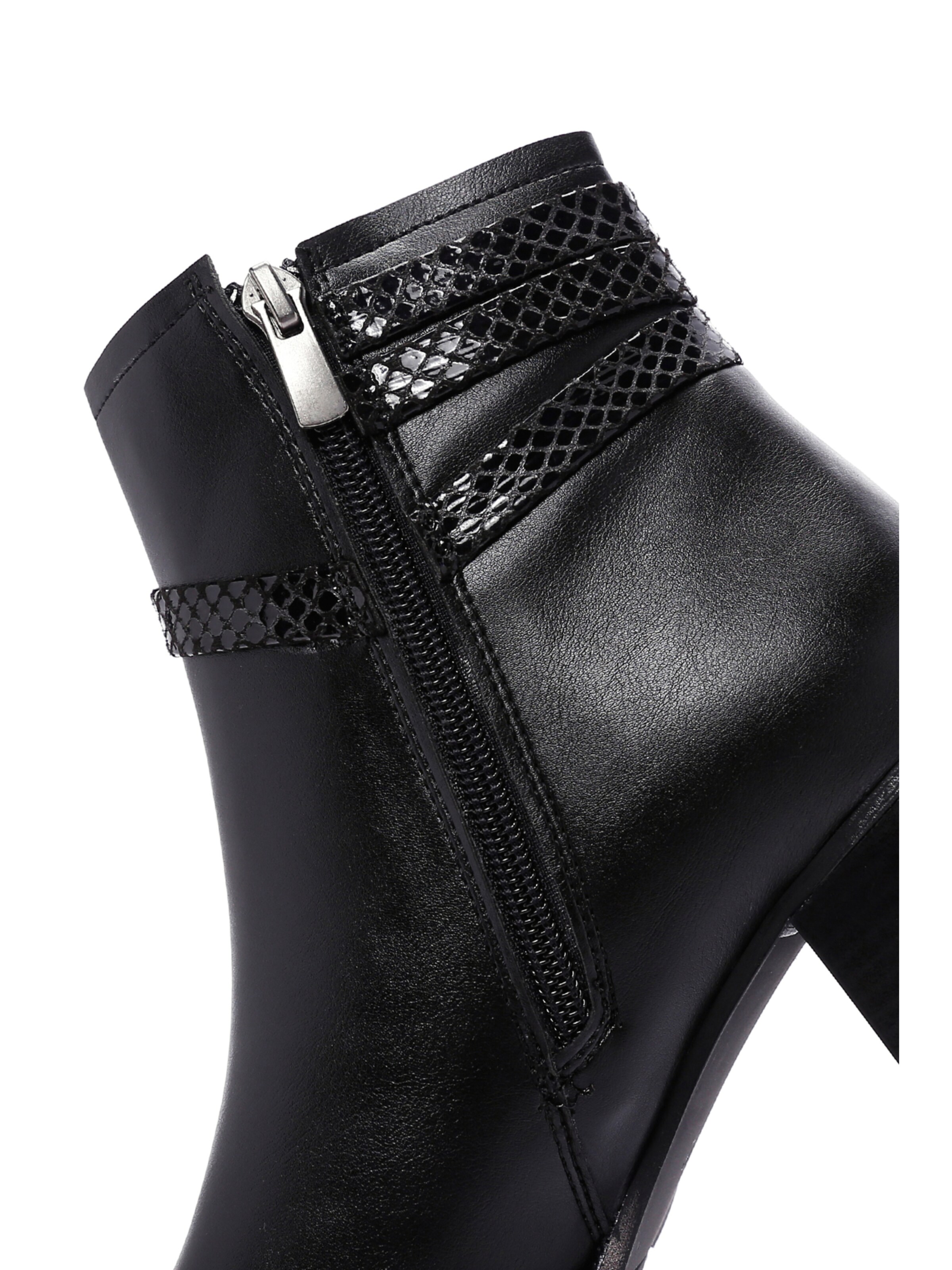 Derimod Ankle Boots in Schwarz