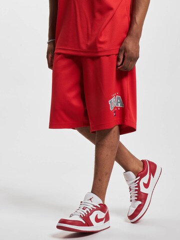 Tommy Jeans Loosefit Shorts in Rot