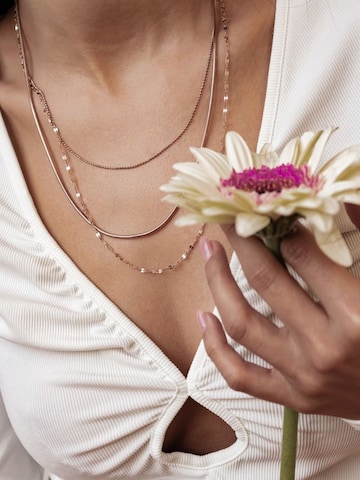 Hey Happiness Ketting 'Fine Triple Layer' in Goud: voorkant