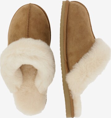 BULLBOXER Slippers in Beige