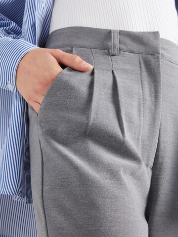 Warehouse Loose fit Trousers with creases in Grey