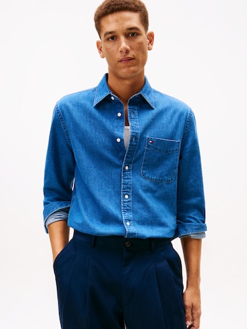 TOMMY HILFIGER - Ajuste regular Camisa en azul: frente