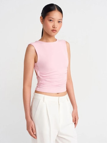 Haut Dilvin en rose : devant