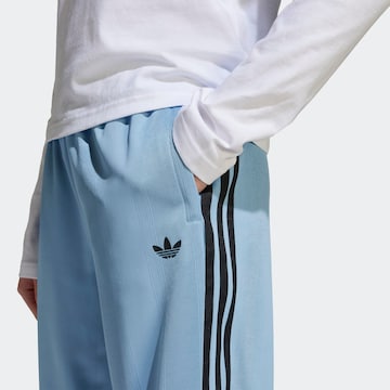 ADIDAS ORIGINALS Loosefit Shorts in Blau