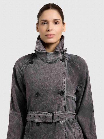 khujo Tussenmantel 'Enza' in Zwart