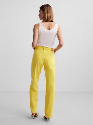 PIECES جينز واسع جينز 'Molly' بلون أصفر