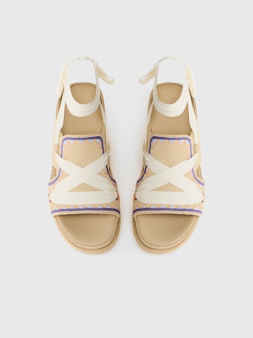 Sandales 'Goldenstar Artistitch' UGG en beige