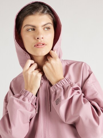 Veste mi-saison 'Iconic Collegiate' new balance en rose