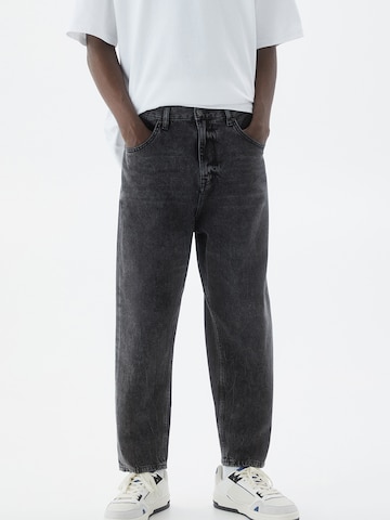 Pull&Bear Loosefit Jeans in Grijs: voorkant