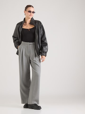 ABOUT YOU Футболка 'Emmy ' в Черный