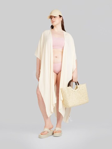 Slip costum de baie 'Jill' de la CITA MAASS co-created by ABOUT YOU pe roz