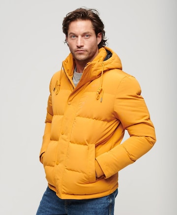 Superdry Zimní bunda 'Everest' – žlutá: přední strana