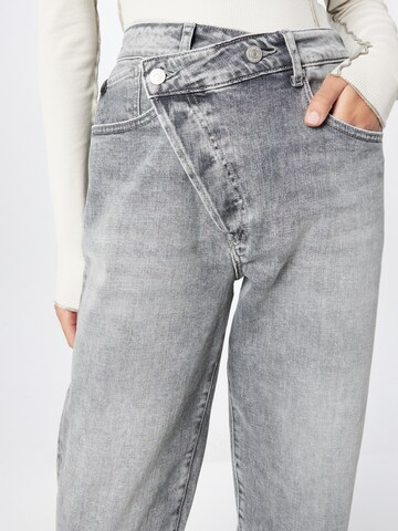 Le Temps Des Cerises Regular Jeans in Grey