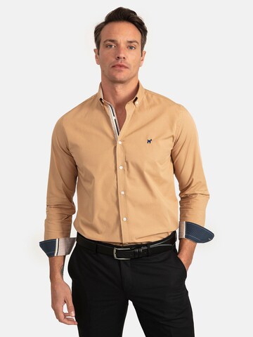 Coupe regular Chemise Williot en marron : devant