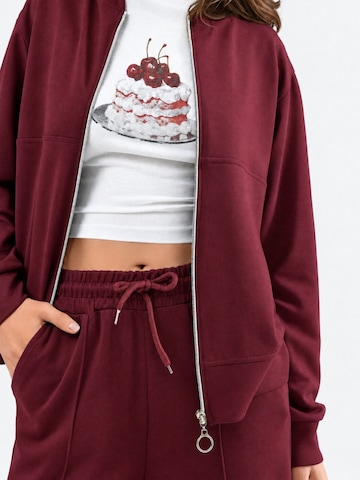 Lady Bersan Leisure suit in Red