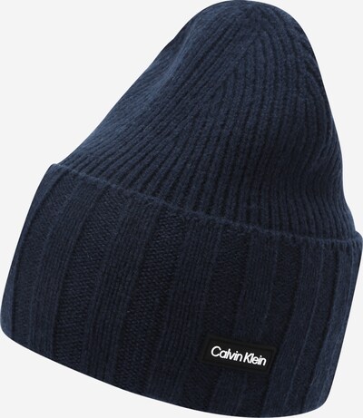 Megzta kepurė iš Calvin Klein, spalva – tamsiai mėlyna / juoda / balta, Prekių apžvalga