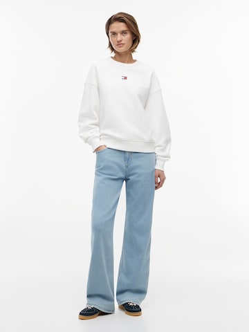 Tommy Jeans Collegepaita värissä valkoinen