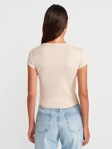 Maglietta 'T-Shirts' di Dilvin in beige