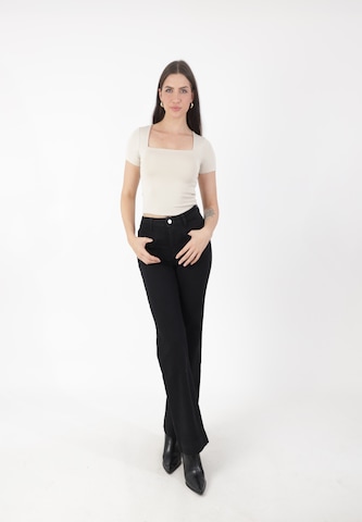 Elara Flared Jeans i sort