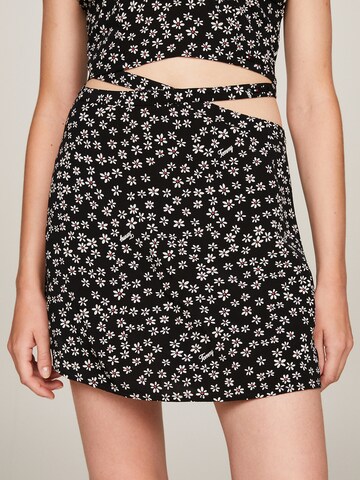 Tommy Jeans Skirt 'Ditsy' in Black: front