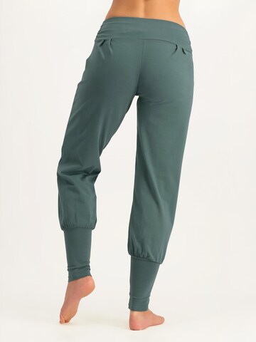 Urban Goddess Yoga & Activewear Loosefit Haremshose 'Dakini Yoga' (GOTS) in Grün