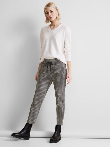 STREET ONE Slimfit Broek 'Bonny' in Zwart