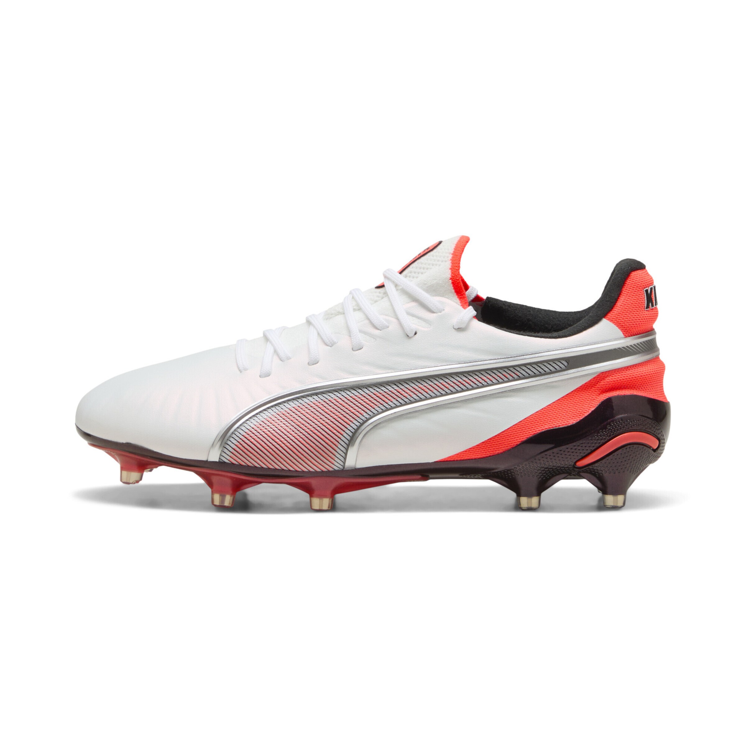 PUMA Soccer shoe 'King Ultimate' in White: front