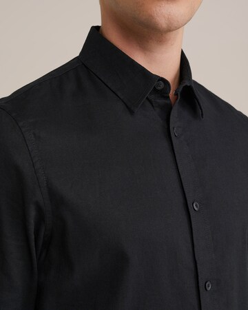 WE Fashion Slim Fit Skjorte i sort