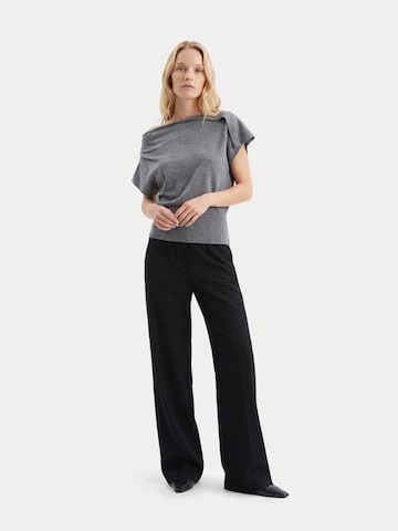 GOBI Cashmere Toppi värissä harmaa: etupuoli
