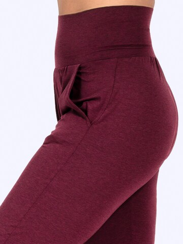 Magadi Regular Workout Pants 'Paula' in Red