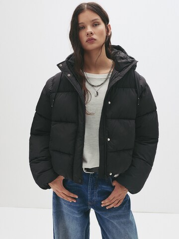 Veste mi-saison Pull&Bear en noir : devant