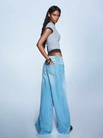 Wide leg Jeans de la Bershka pe albastru