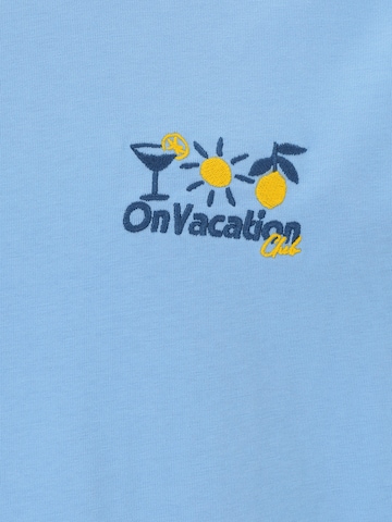 On Vacation Club Shirt 'Triple Fun' in Blue