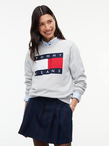 Tommy Jeans - Sudadera en gris: frente