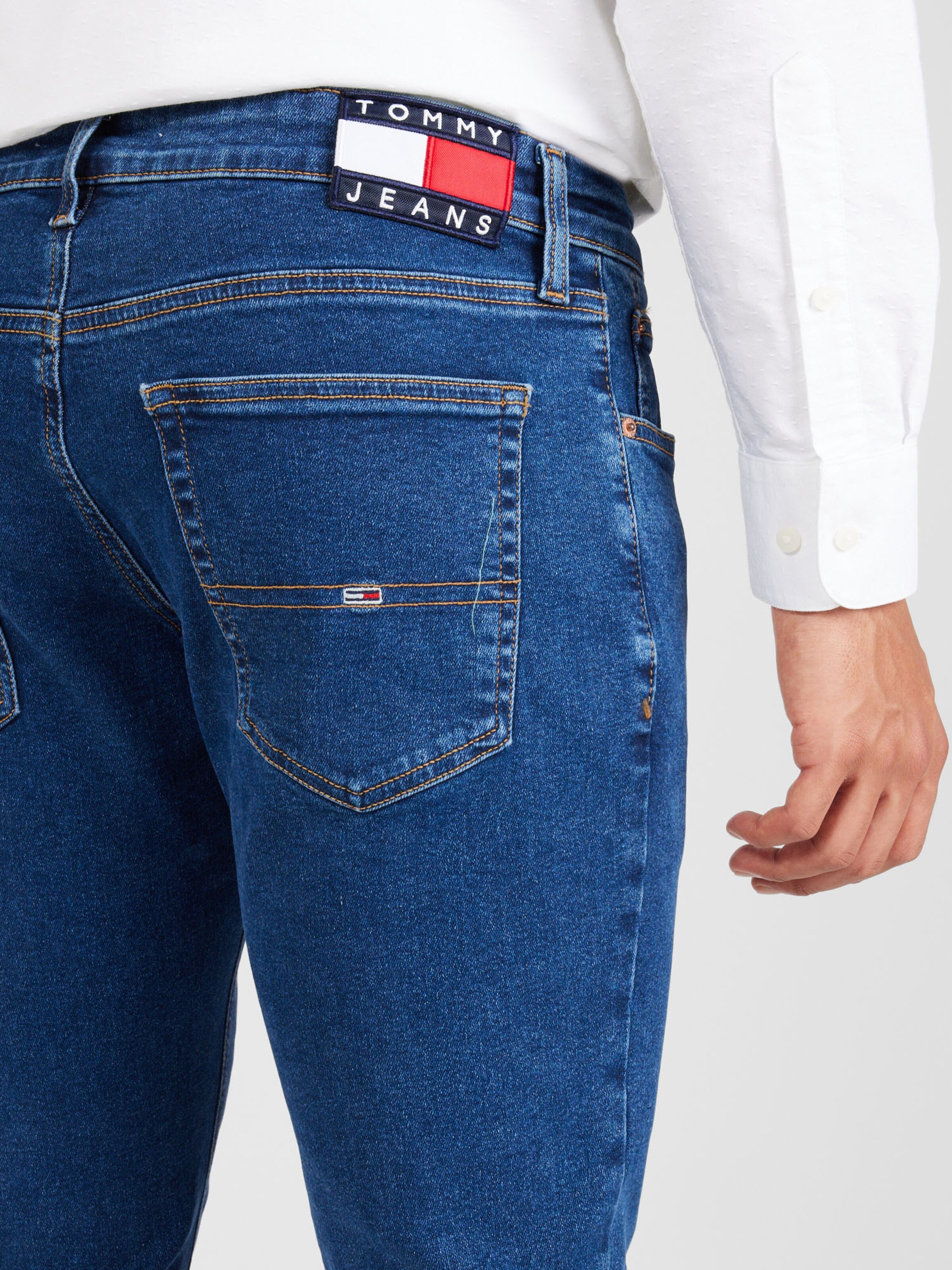 Tommy jeans cheap tapered fit