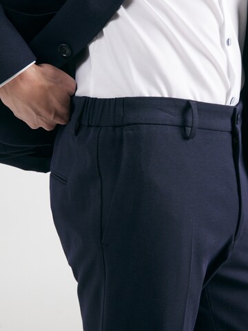 Slimfit Pantaloni 'Ajend' di DRYKORN in blu
