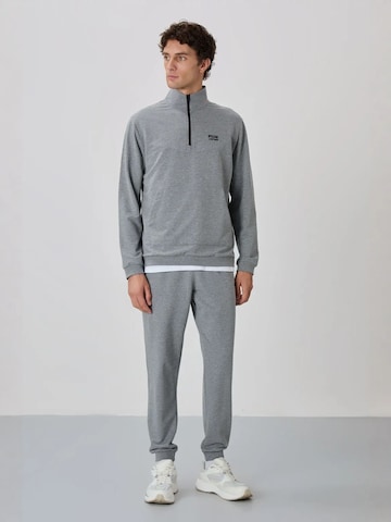 Tommy Life Sportpak in Grijs