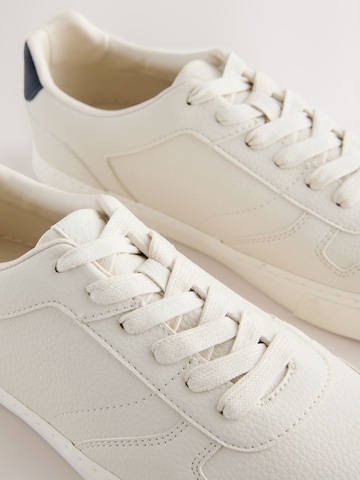 Next Platform trainers in Beige