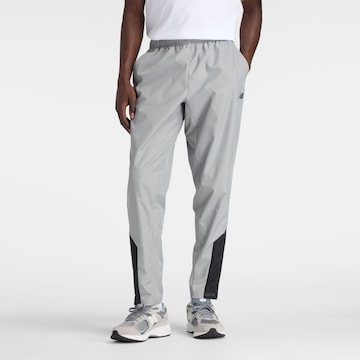 new balance Tapered Broek in Grijs: voorkant