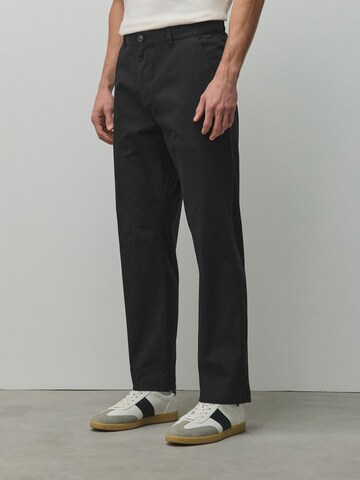 Next Regular Chino in Zwart: voorkant