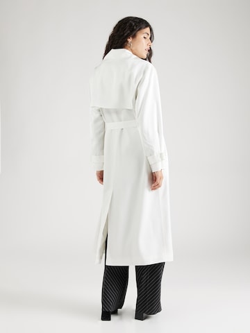 Palton de primăvară-toamnă 'Calissi' de la BOSS pe alb