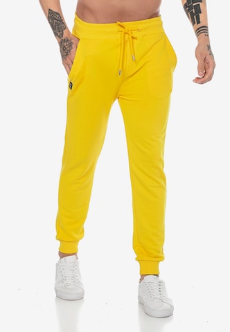 Redbridge Regular Pants 'Crawley' in Yellow: front